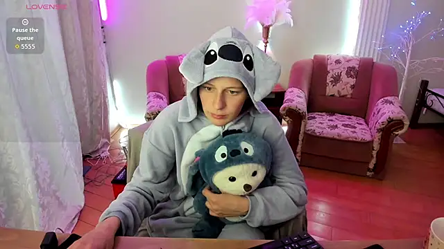 Lily Viola online show from 04/09/26, 04:01