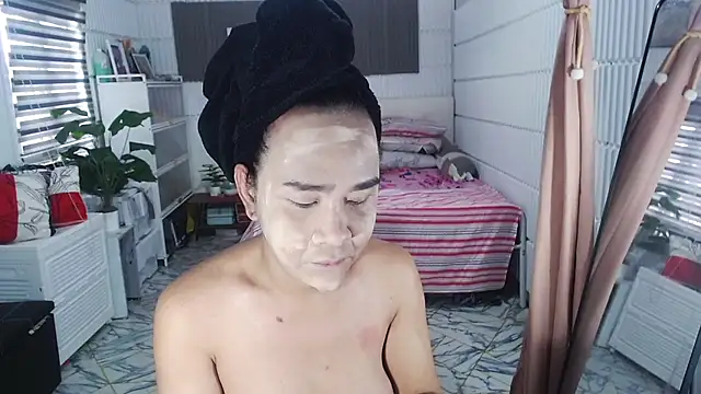 Snapshot of MShealthyCumTS69 chatting on 02/17/26, 05:04 MShealthyCumTS69 online show from 02/17/26, 05:04