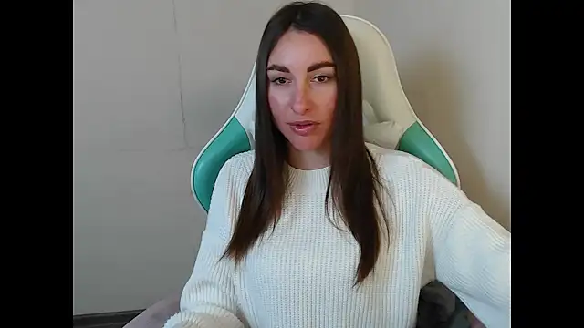 cammila horn online show from 04/24/26, 05:21