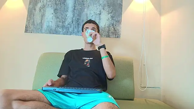 Snapshot of SEBASS_R chatting on 01/10/26, 01:13 SEBASS R online show from 01/10/26, 01:13