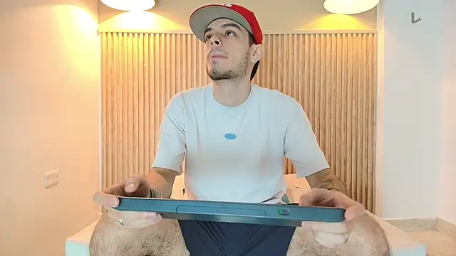 Snapshot of IM_BULL chatting on 01/14/26, 12:44 IM BULL online show from 01/14/26, 12:44