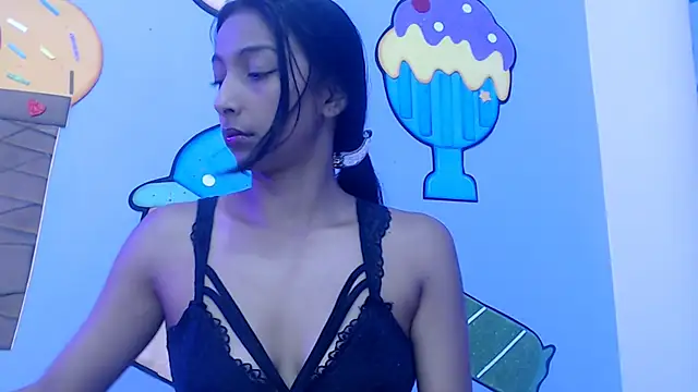 skinnysexzara18 online show from 02/03/26, 01:26