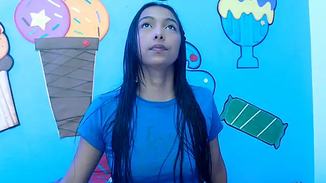 skinnysexzara18 online show from 02/13/26, 01:12