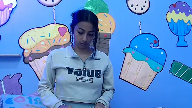 skinnysexzara18 online show from 02/20/26, 01:35