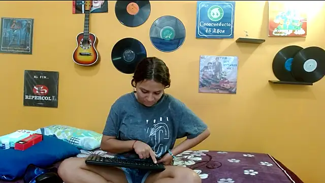 Snapshot of marcelasweet457 chatting on 01/13/26, 01:49 marcelasweet457 online show from 01/13/26, 01:49