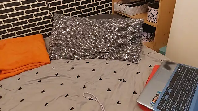 Spatgirl online show from 02/16/26, 07:32