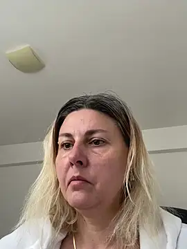 Amelia9798 online show from 04/23/26, 06:03