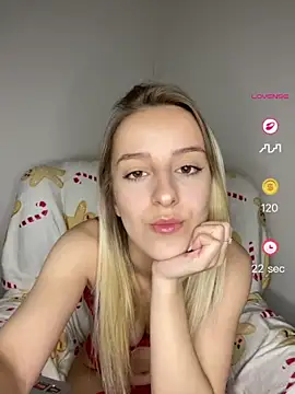 RahellaBlonde1 online show from 05/01/26, 07:40