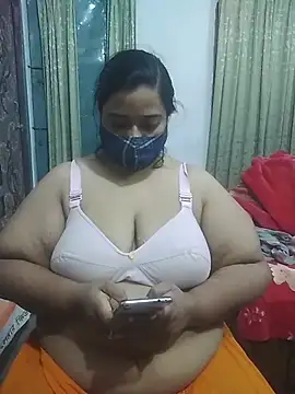 momo loves online show from 02/28/26, 12:50