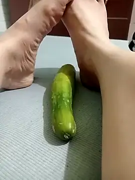 Snapshot of LINSA20 chatting on 02/23/26, 02:36 LINSA20 online show from 02/23/26, 02:36