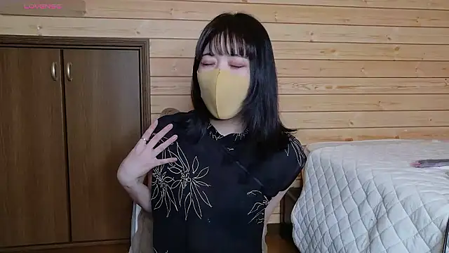 minami room online show from 06/18/26, 12:31