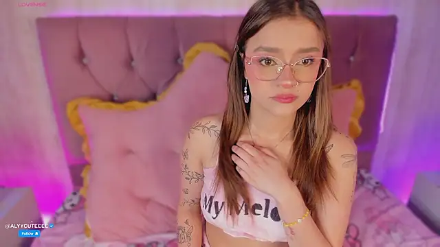 alyy cut3 online show from 03/18/26, 08:01