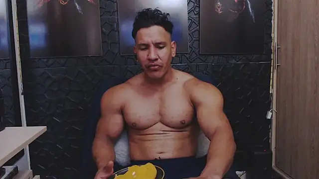 Snapshot of viktor_herrera chatting on 05/17/26, 02:13 viktor herrera online show from 05/17/26, 02:13