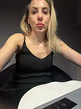 ElenaWhitmore online show from 03/06/26, 11:34