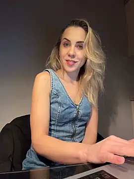 ElenaWhitmore online show from 03/22/26, 11:08