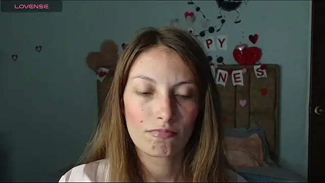 Snapshot of Sweet_moon_v_ chatting on 02/12/26, 11:22 Sweet moon v online show from 02/12/26, 11:22