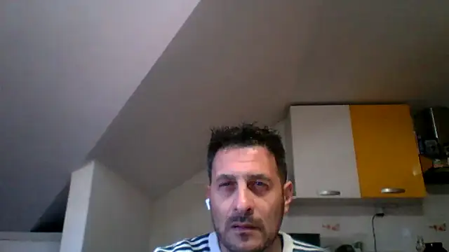 Snapshot of colosone chatting on 11/04/25, 10:14 colosone online show from 11/04/25, 10:14