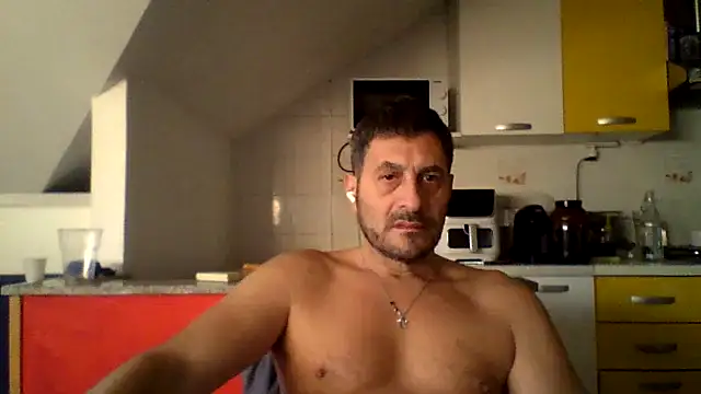 Snapshot of colosone chatting on 11/05/25, 06:46 colosone online show from 11/05/25, 06:46