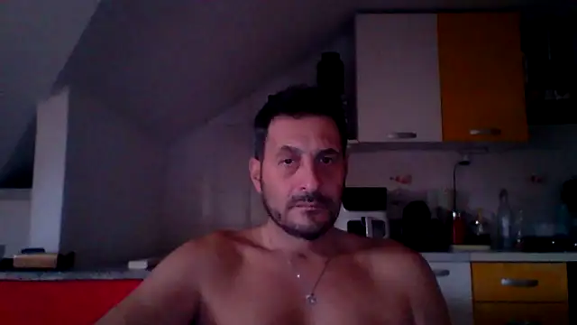 Snapshot of colosone chatting on 11/08/25, 07:19 colosone online show from 11/08/25, 07:19