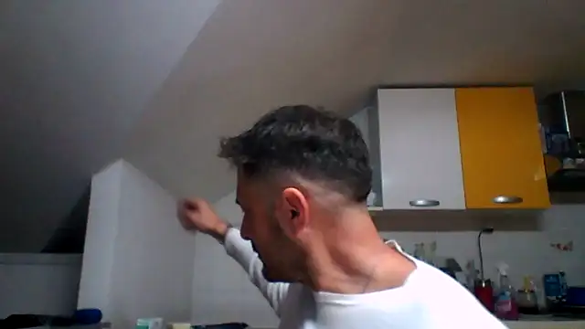 Snapshot of colosone chatting on 11/15/25, 11:32 colosone online show from 11/15/25, 11:32