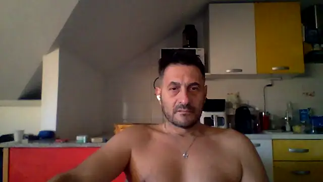 Snapshot of colosone chatting on 11/17/25, 06:52 colosone online show from 11/17/25, 06:52