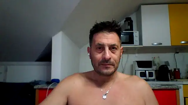 Snapshot of colosone chatting on 11/21/25, 08:35 colosone online show from 11/21/25, 08:35