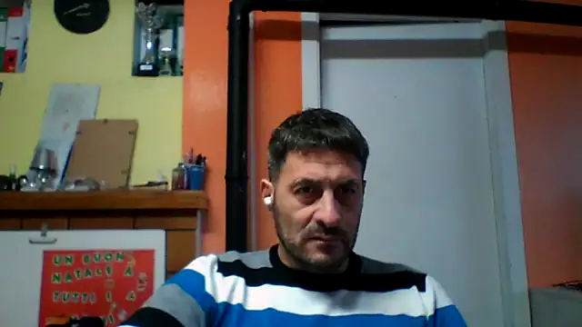 Snapshot of colosone chatting on 11/24/25, 01:44 colosone online show from 11/24/25, 01:44