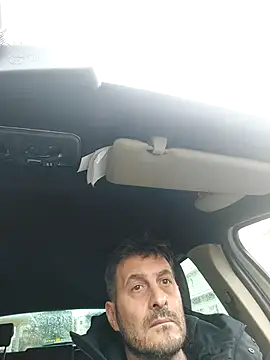 Snapshot of colosone chatting on 11/27/25, 01:24 colosone online show from 11/27/25, 01:24