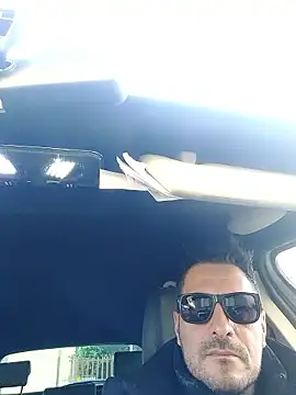 Snapshot of colosone chatting on 11/30/25, 09:24 colosone online show from 11/30/25, 09:24