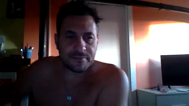 Snapshot of colosone chatting on 12/01/25, 06:51 colosone online show from 12/01/25, 06:51