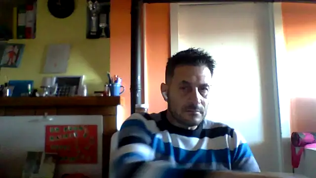 Snapshot of colosone chatting on 12/17/25, 10:10 colosone online show from 12/17/25, 10:10