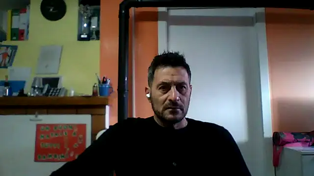 Snapshot of colosone chatting on 12/22/25, 08:00 colosone online show from 12/22/25, 08:00