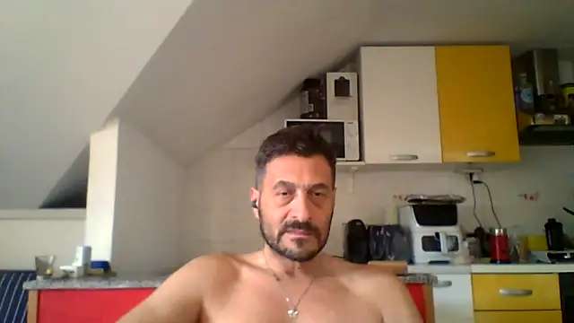 Snapshot of colosone chatting on 05/19/26, 06:31 colosone online show from 05/19/26, 06:31