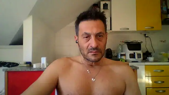Snapshot of colosone chatting on 05/24/26, 05:23 colosone online show from 05/24/26, 05:23