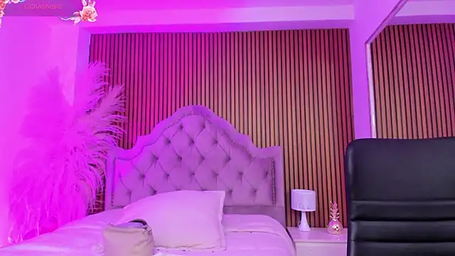 Violett hott  online show from 03/16/26, 12:09