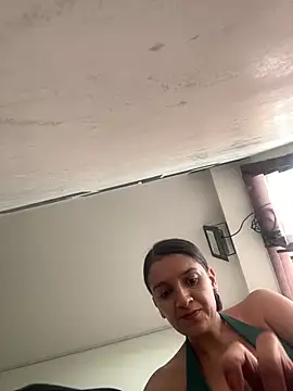 Violett hott  online show from 04/13/26, 12:21