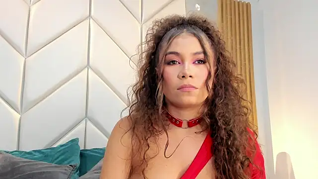 CamilaCastillo online show from 04/17/26, 08:01