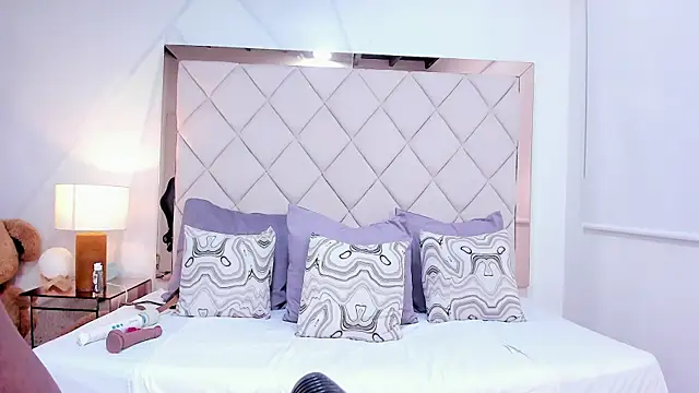 honeyy cherry online show from 01/13/26, 12:10