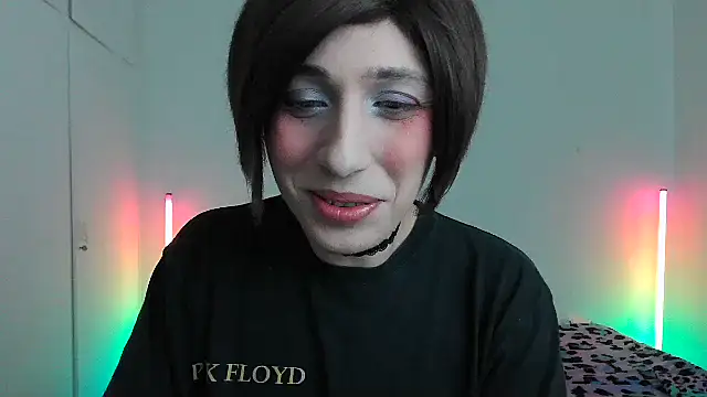 Snapshot of HoneyValentine chatting on 02/15/26, 11:23 HoneyValentine online show from 02/15/26, 11:23