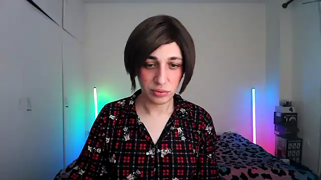 HoneyValentine online show from 04/25/26, 07:00