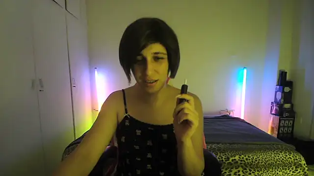 HoneyValentine online show from 07/04/26, 07:20