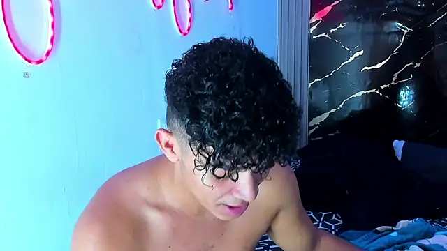 jamescurly00 online show from 02/19/26, 06:42