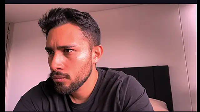 Snapshot of axell_torrez chatting on 01/13/26, 08:25 axell torrez online show from 01/13/26, 08:25