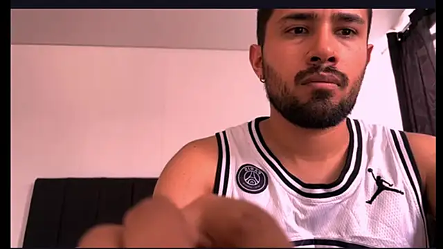 Snapshot of axell_torrez chatting on 01/15/26, 07:50 axell torrez online show from 01/15/26, 07:50