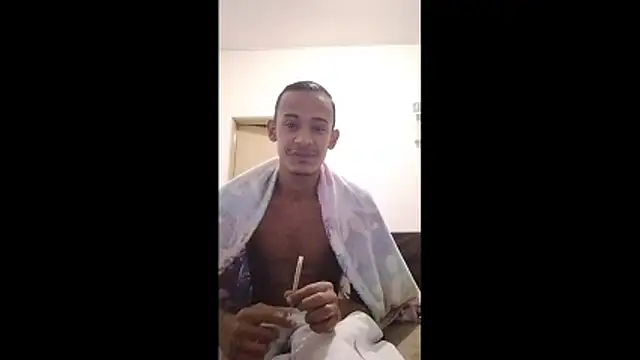Snapshot of Magrinhodelicia011 chatting on 06/12/26, 12:31 Magrinhodelicia011 online show from 06/12/26, 12:31
