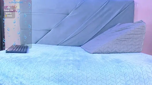 studentdeivy  online show from 02/20/26, 02:28