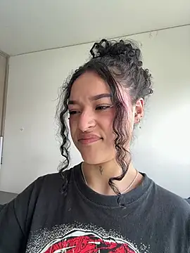 crystal dlun online show from 02/21/26, 06:53