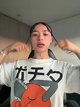 crystal dlun online show from 04/03/26, 11:03