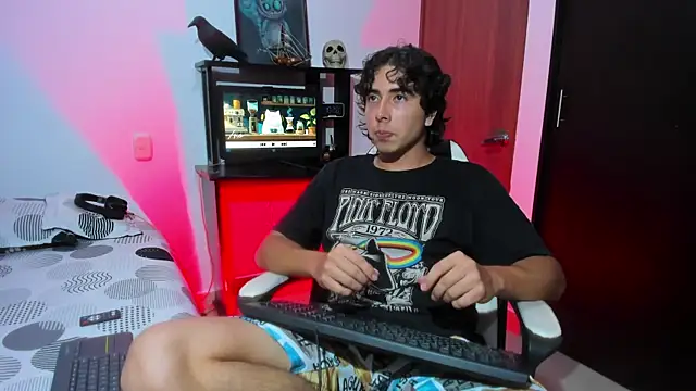 Keisuke Baji  online show from 01/12/26, 03:28