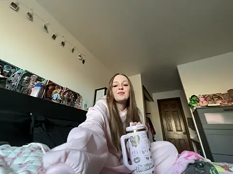 Snapshot of prettygirltracy_12 chatting on 01/31/26, 10:08 prettygirltracy 12 online show from 01/31/26, 10:08